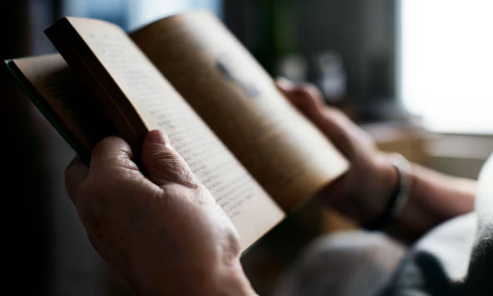 artikel tentang resensi buku